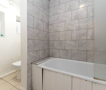 3 bedroom apartment to rent - Photo 3