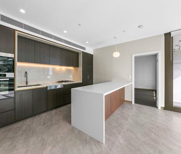 Sky high living with breathtaking views 2 bedroom plus study apartment - Photo 3