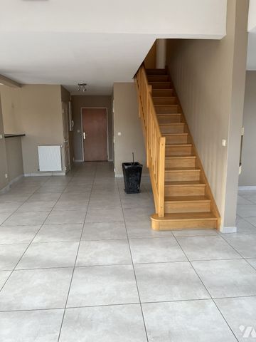 GIVORS - T5 EN DUPLEX - 3-4 place de la Liberté - Photo 2