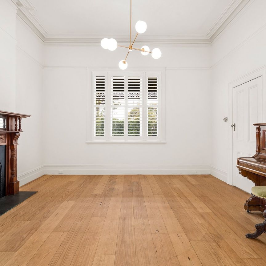 Timeless Charm Meets Modern Living in the Heart of Caulfield South - Photo 1