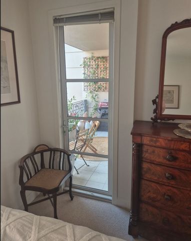 East Melbourne - Photo 5