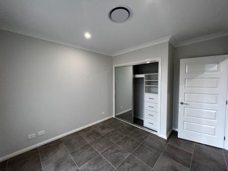 GREAT LOCATION! - Photo 5