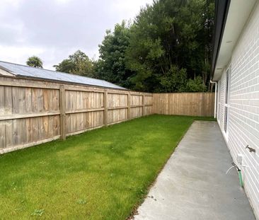 Immaculate 3-Bedroom Home in Prime Location! Modern Living & Easy C... - Photo 3