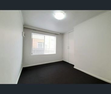 1/10 Kelvin Grove, Springvale, Vic 3171 - Photo 2
