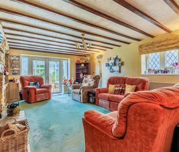 4 BED House To rent - Photo 1