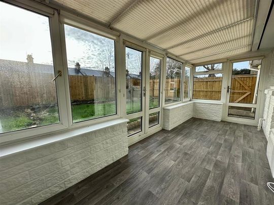 3 bedroom semi-detached bungalow to rent - Photo 1