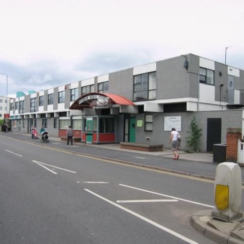 House to rent - Photo 2