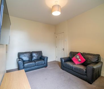 39 Siward Street - Photo 3