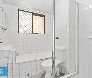 Spacious 2 Bedroom Unit. Huge Private Courtyard. Walk to Westfield ... - Photo 6