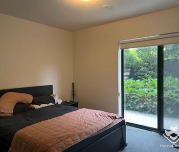 Ground floor with courtyards - Photo 5