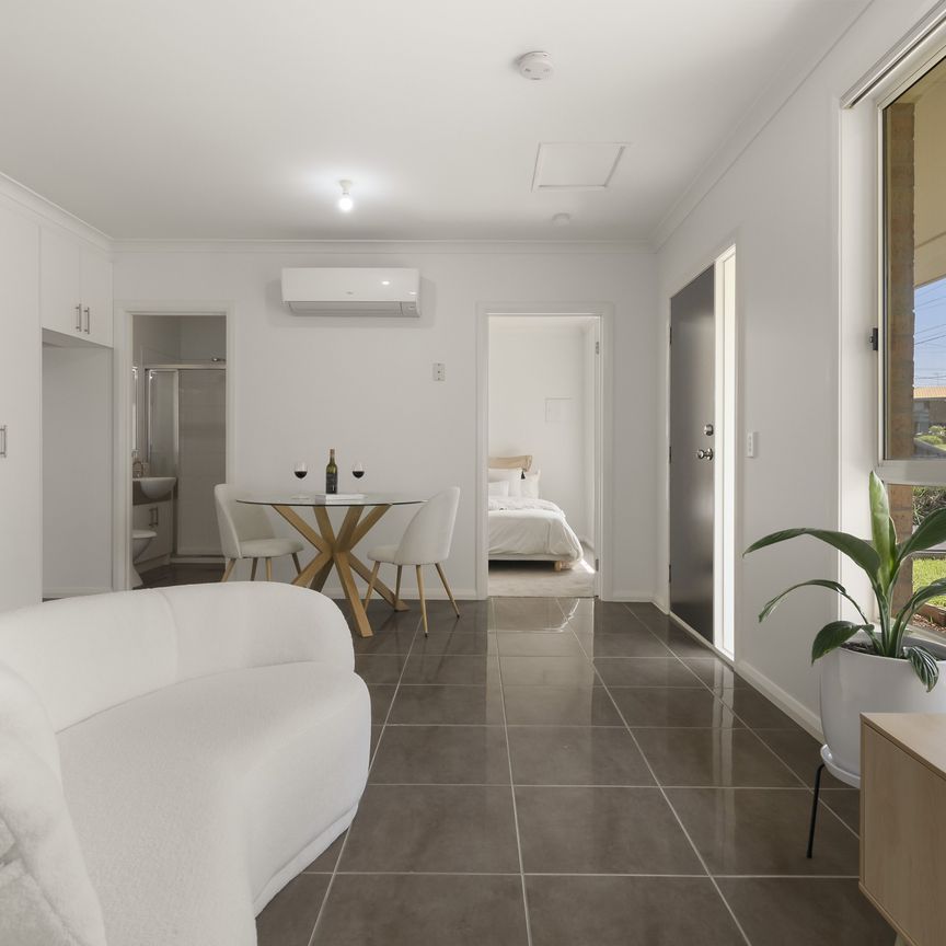 Low maintenance living! - Photo 1