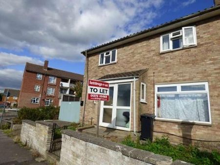 First Floor Flat Lambrok Road, Trowbridge, Wiltshire, BA14 - Photo 4