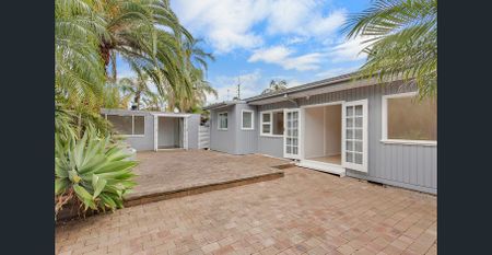 Ideal Family Home in a Convenient Locale - Photo 2