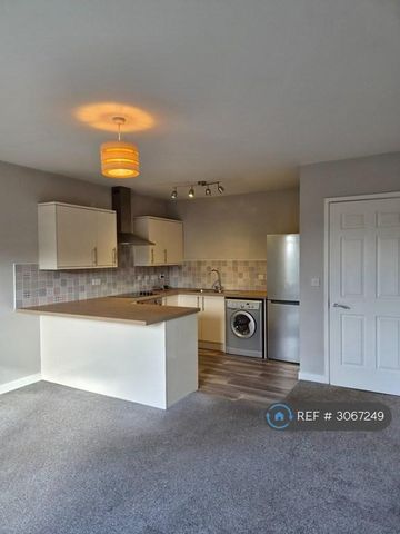 2 bedroom flat to rent - Photo 4