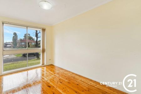 Charming Three Bedroom Home - Photo 5