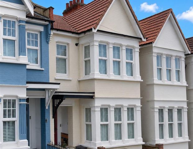 Holland Road, Westcliff-On-Sea SS0, London - Photo 1