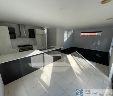 36 Lotus Street, Pakenham - Photo 6