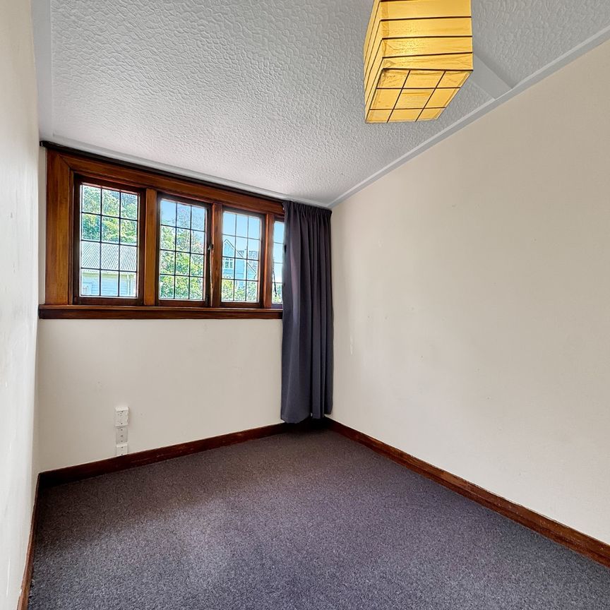 Welcome to 40A Roseneath Terrace. - Photo 1