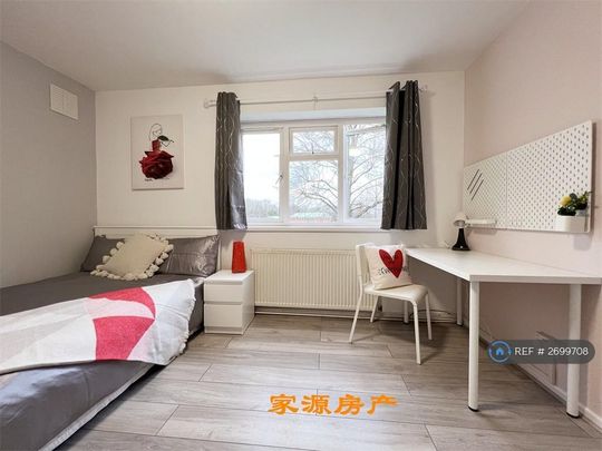 1 bedroom in a house share to rent - Photo 1