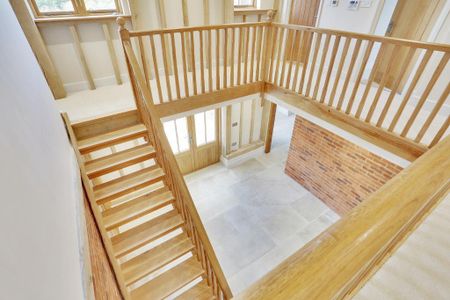 5 bedroom detached house to rent - Photo 3