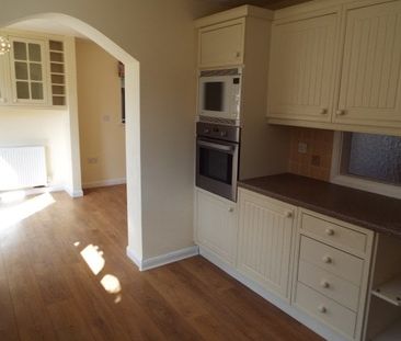 Castle Way, Ashby-de-la-Zouch, LE65 - Photo 2