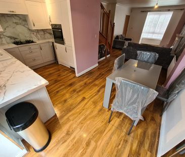 4 bedroom townhouse to rent - Photo 4