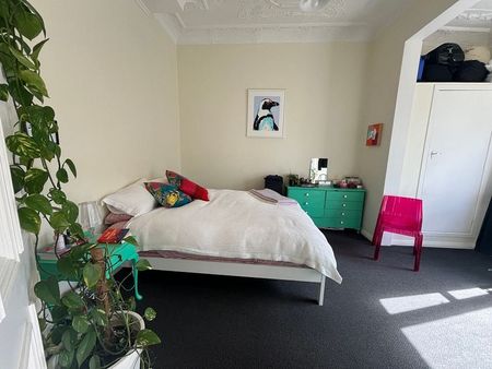 1-Bedroom Flat - Great Mt Victoria Location - Photo 2