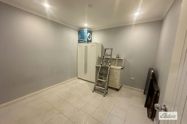 3 Bedrooms Rear House - Photo 1