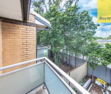 UNIQUE TWO-STOREY LIVING AT ITS BEST - Photo 6