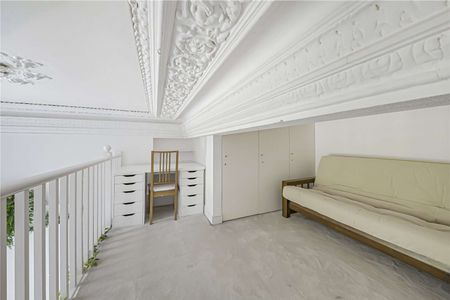 This very well presented two double bedroom apartment with a separate mezzanine in the second bedroom. - Photo 4