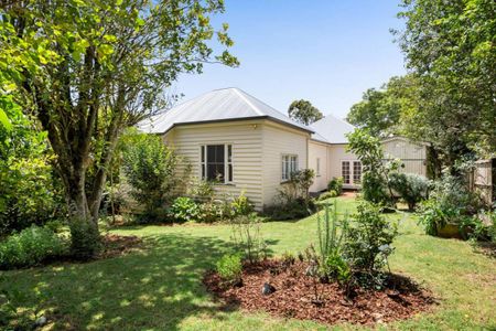 East Toowoomba's stunning colonial home - Photo 3