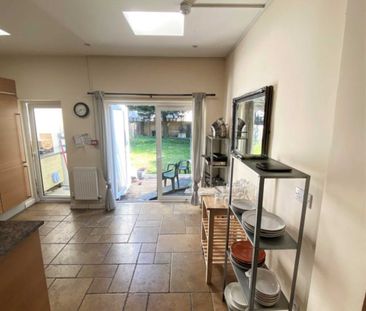 Worple Road, Raynes Park - Photo 2