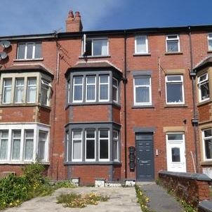 2 bedroom property to rent - Photo 1
