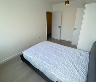 1 bedroom in a flat share to rent - Photo 6