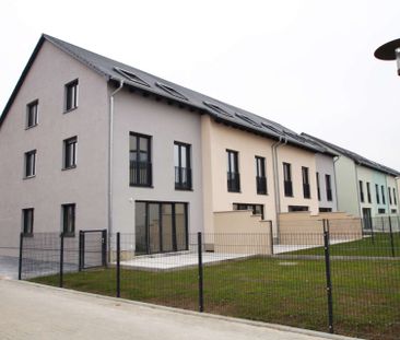 Reihenhaus zur Miete – 6 Zimmer, 2 Bäder, Terrasse und Garten - Photo 1
