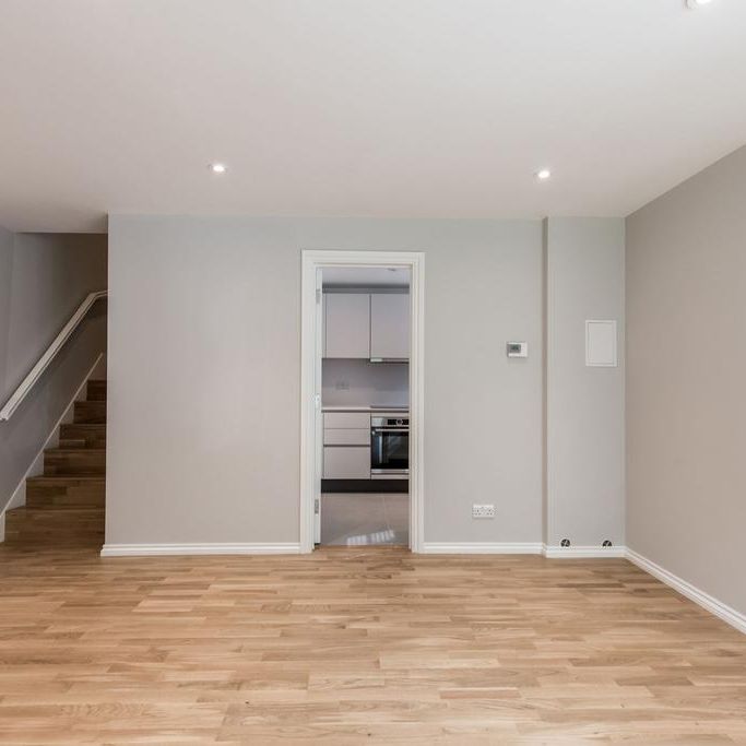 2 bedroom ground floor flat to rent - Photo 1