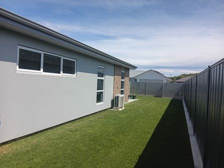 Meech Way, Frimley - Photo 3