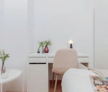 Plaça de Lesseps, Barcelona, Catalonia 08023 - Photo 4