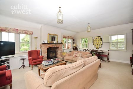 4 bedroom semi-detached house to rent - Photo 2