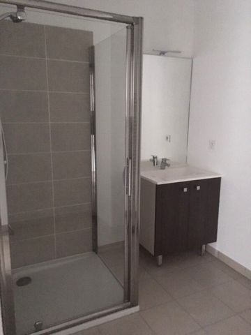 Location Appartement 3 pièces 63m² CENON 33150 - Photo 5
