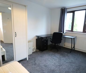 Detached house to rent on - Photo 4