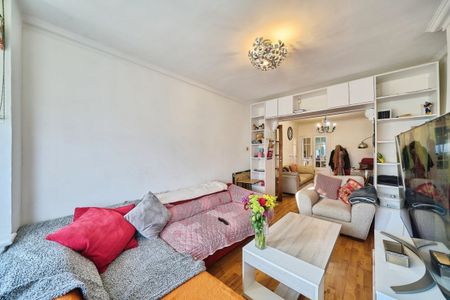 Harwoods Road, WATFORD - Photo 2