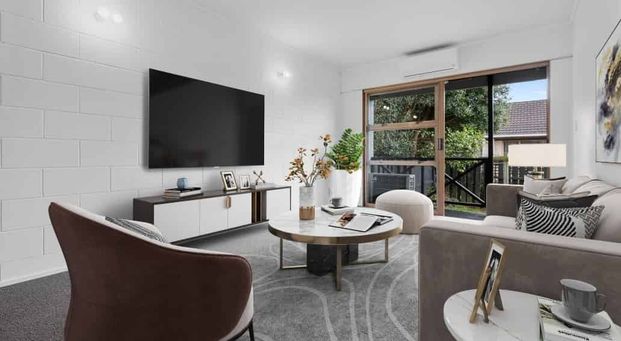 Spacious 2 Bedroom Unit Fresh, Sunny & Move In Ready - Photo 1