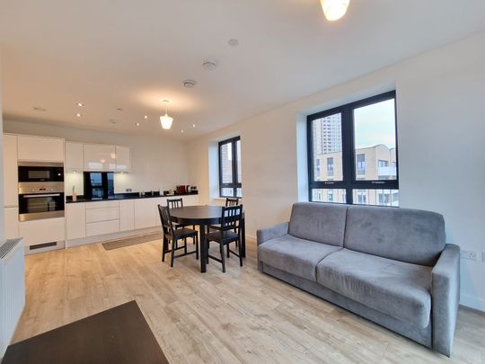 2 bed Flat in 7 Lakeside dr. Marquess House Park Royal, London, London, NW10 7GZ - Photo 1