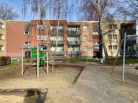 Bezugsfertig renovierte 3,5-Raum-Wohnung in familienfreundlicher Umgebung - Photo 2