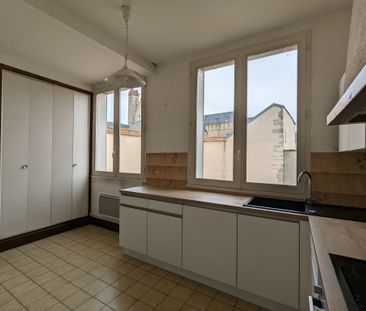 Location Appartement 4 pièces 82m² ISSOUDUN 36100 - Photo 3