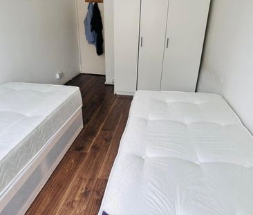 Room in a Shared House, King Street, E13 - Photo 5