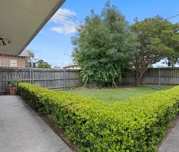 Centrally Located Furnished Studio - Photo 5