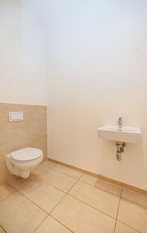 WOW I AB SOFORT I BAHNHOFSNÄHE I BALKON I WG-GEEIGNET I 1. STOCK MIT LIFT I HAUSTIERE WILLKOMMEN I LICHTDURCHFLUTET I DUSCHE & ECKBADEWANNE I PROJEKT WOHNEN I - Foto 3