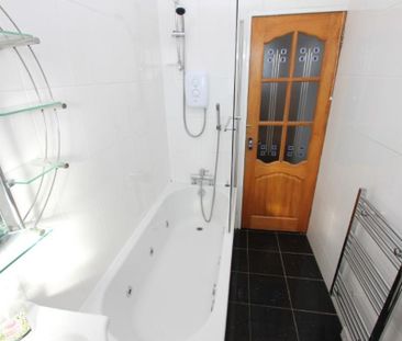 3 bedroom apartment to rent - Photo 2